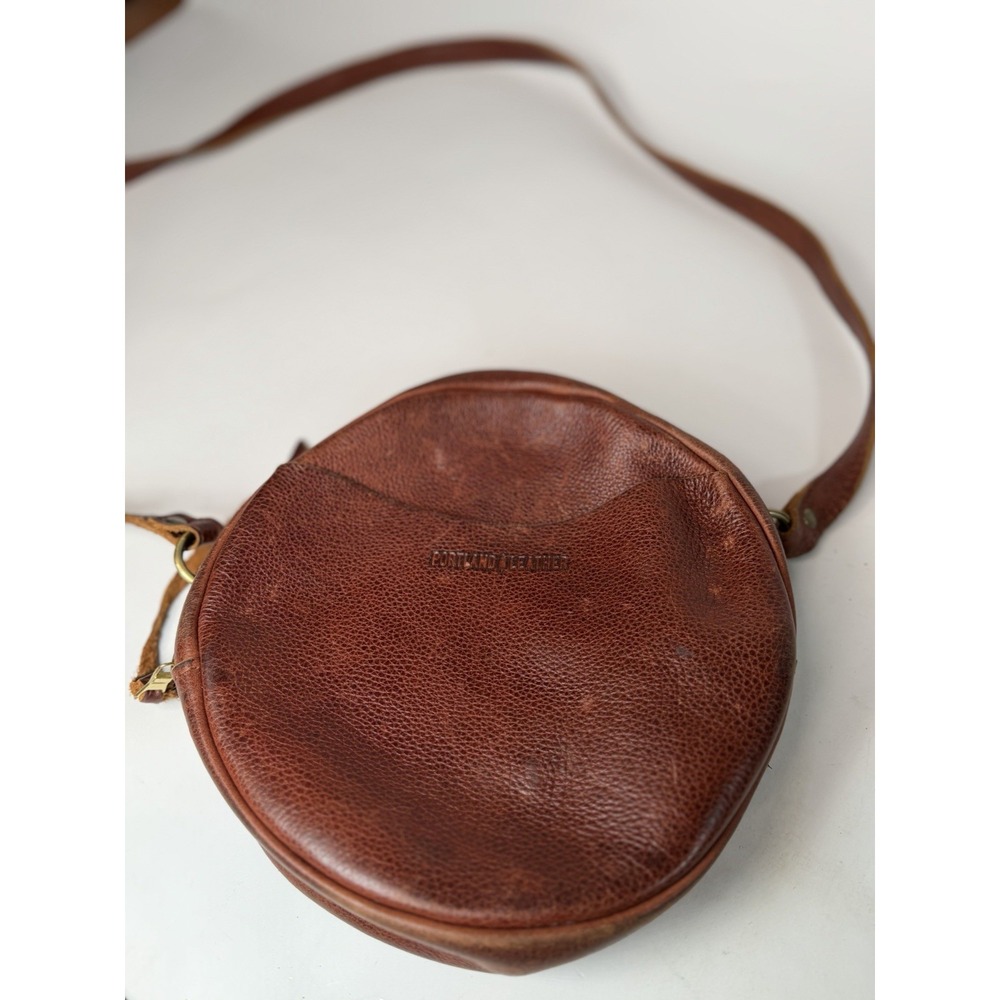 Portland Leather Round Crossbody Bag Brown Circle Zip Purse Adjustable Strap - Picture 1 of 8
